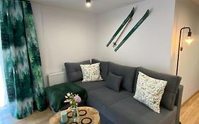 U Gazdy - apartament z sauną , jacuzzy, ogrodem i tarasem - przy Gondoli